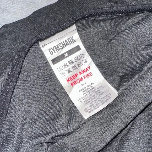 Gymshark Black Crop Top - Picture 5 of 10